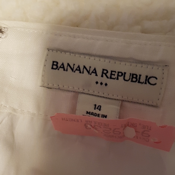 Banana Republic White Skirt - Picture 2 of 4